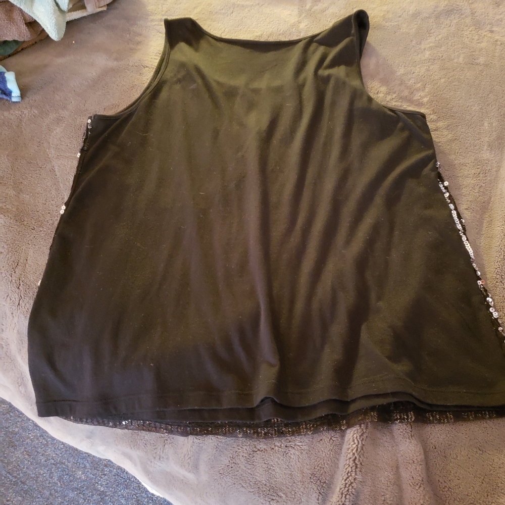 Top - Picture 2 of 4